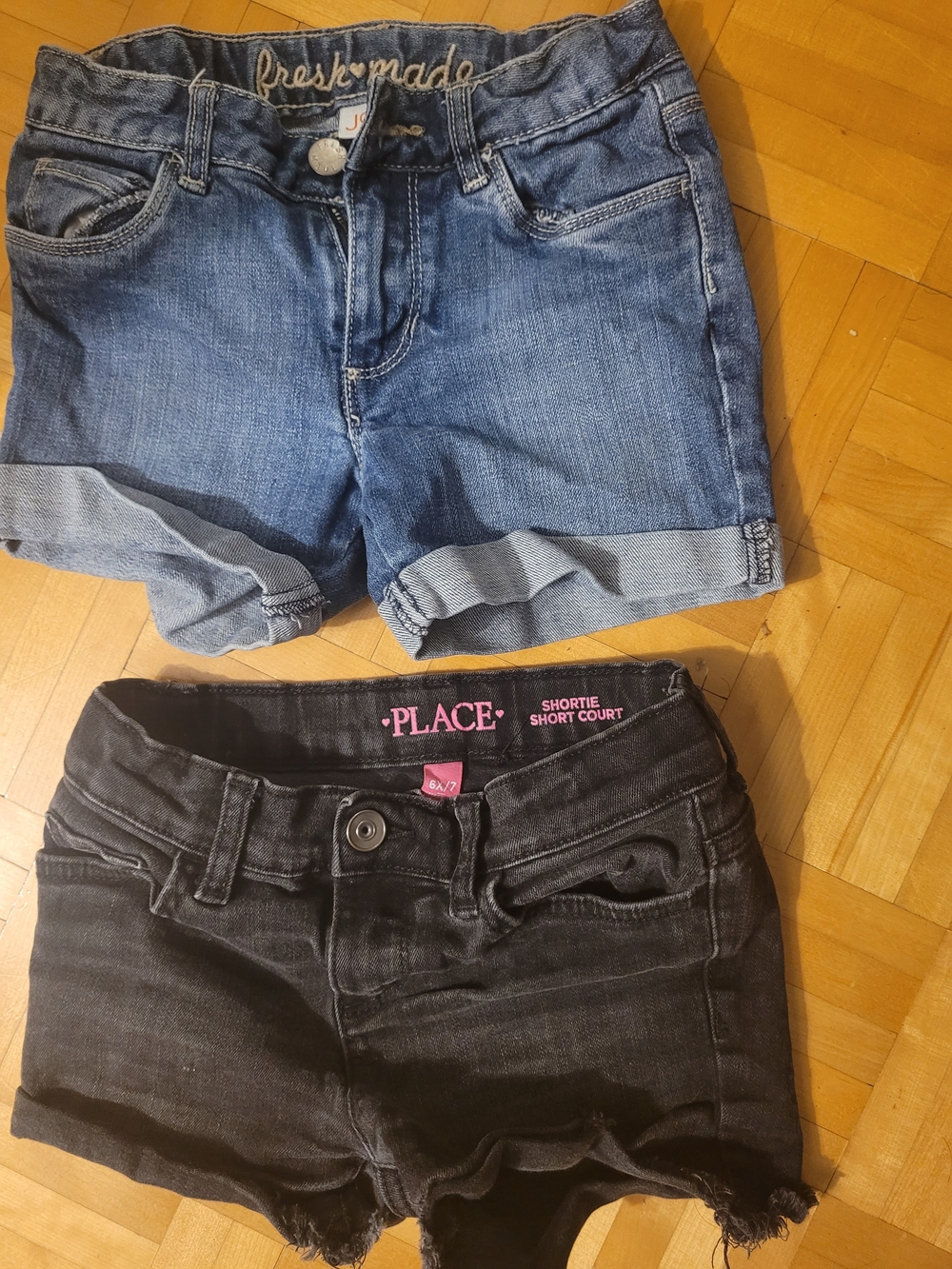 2 Girls Shorts